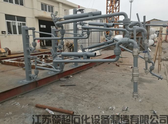 內(nèi)蒙古烏?？蛻舳ㄖ撇少彽囊慌鶤L2543型汽車底部裝卸鶴管已通過物流發(fā)往使用現(xiàn)場(1)